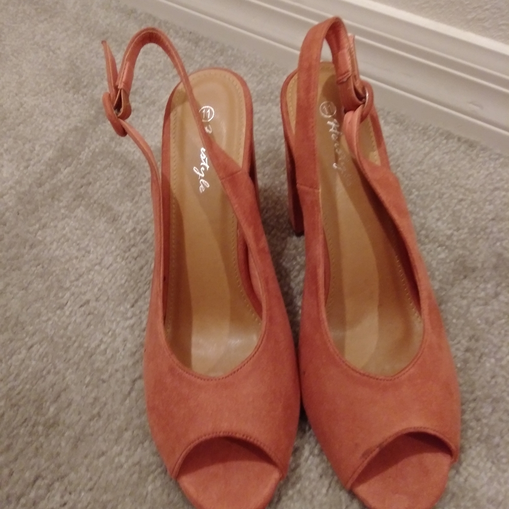 Heels with strap